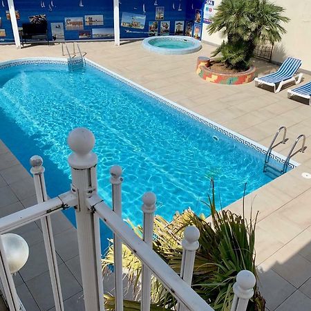 Amerique Hotel Palavas - Piscine - Plage Kültér fotó