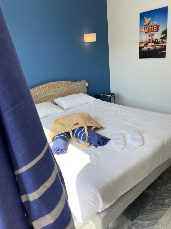 Amerique Hotel Palavas - Piscine - Plage Kültér fotó