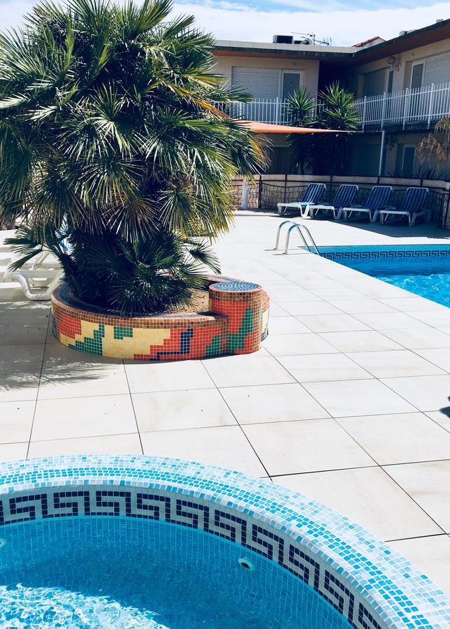 Amerique Hotel Palavas - Piscine - Plage Kültér fotó